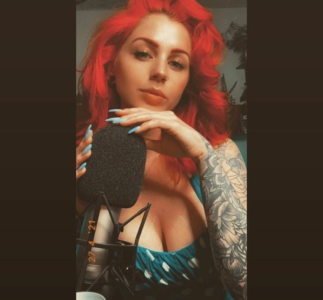 Foto di nudo di fuga di OnlyFans di Punkqueenxoxo