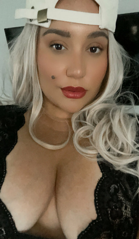 Foto di nudo di fuga di OnlyFans di Morenitafree