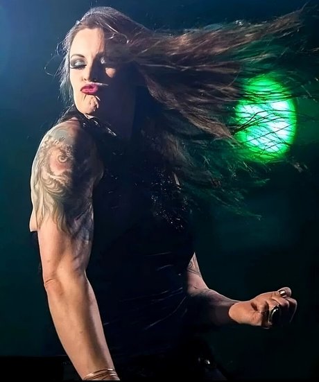 Foto di nudo di fuga di OnlyFans di Floor Jansen