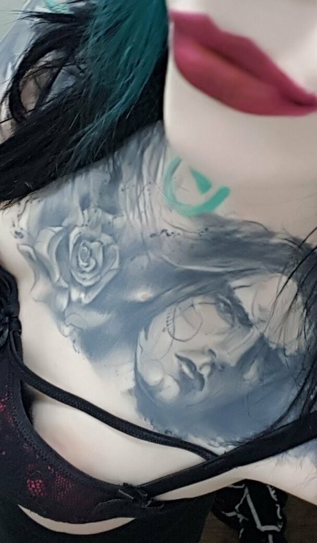 Foto di nudo di fuga di OnlyFans di Pixxigrrl