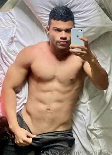Foto di nudo di fuga di OnlyFans di Mrsmilk20