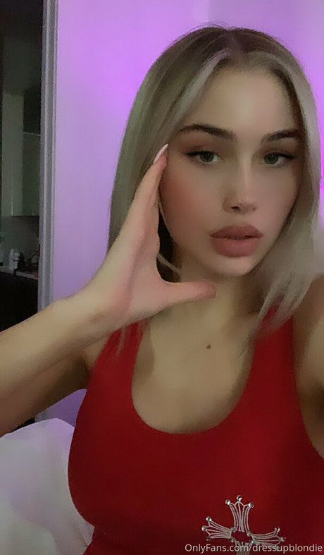 Dressupblondie
