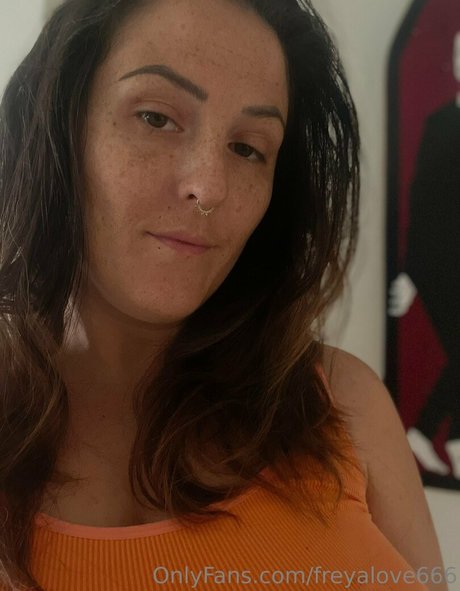 Foto di nudo di fuga di OnlyFans di Freyalove666
