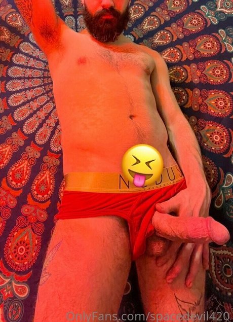 Foto di nudo di fuga di OnlyFans di Spacedevil420