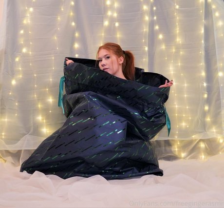 Foto di nudo di fuga di OnlyFans di Freegingerasmr