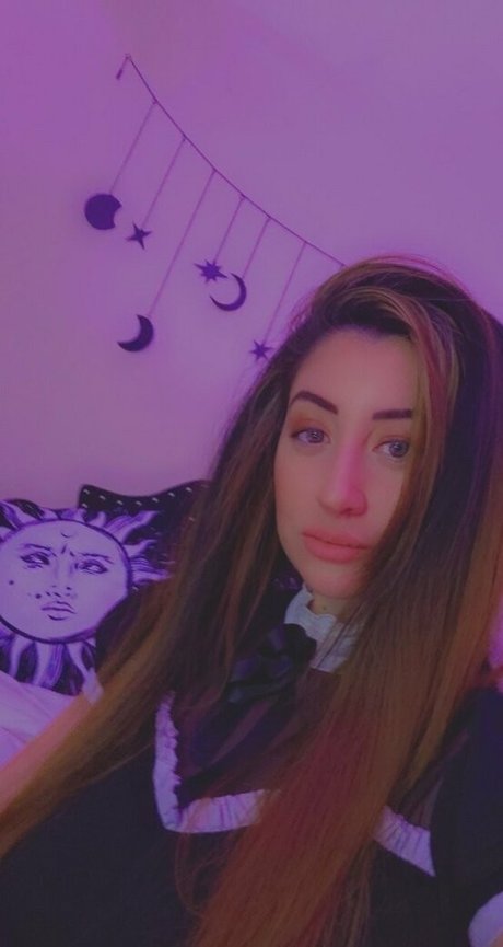 Poppycarminexxx