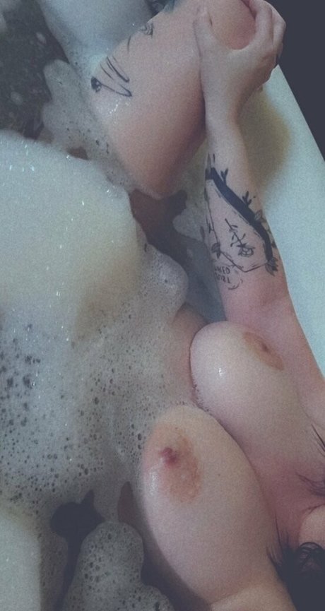 Poppycarminexxx