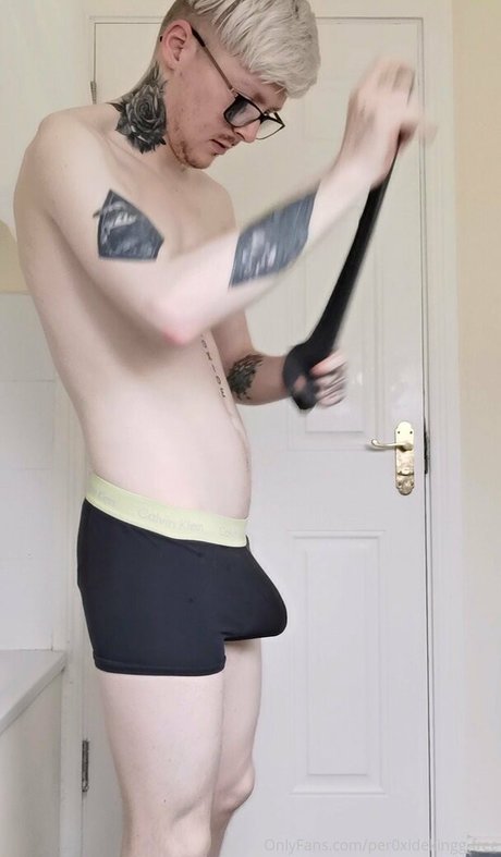 Foto di nudo di fuga di OnlyFans di Per0xidekinggfree