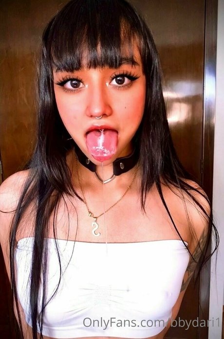 Foto di nudo di fuga di OnlyFans di Bbydari1