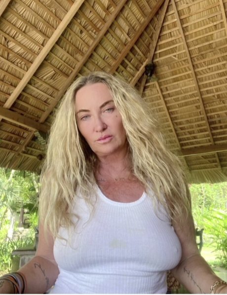 Foto di nudo di fuga di OnlyFans di Meg Matthews