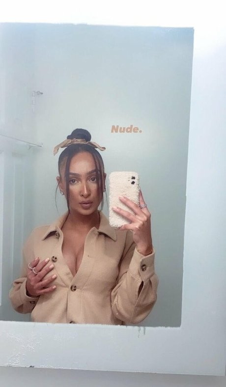 Foto di nudo di fuga di OnlyFans di Omaima Benamre