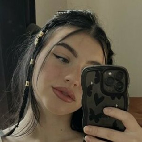 Foto di nudo di fuga di OnlyFans di Celinehoney
