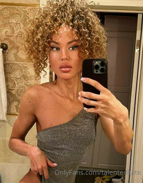 Foto di nudo di fuga di OnlyFans di Talented Kate