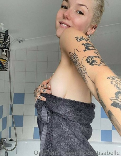 Foto di nudo di fuga di OnlyFans di Innocent Isabelle