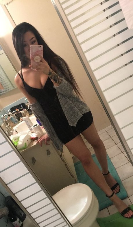 Foto di nudo di fuga di OnlyFans di Olivia Ichika