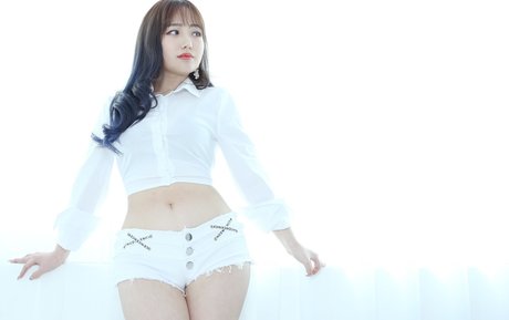Foto di nudo di fuga di OnlyFans di Chulwoo