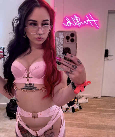 Foto di nudo di fuga di OnlyFans di Queenofhe1123