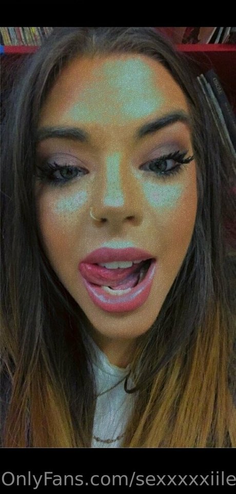 Foto di nudo di fuga di OnlyFans di Sexxxxxiilexi
