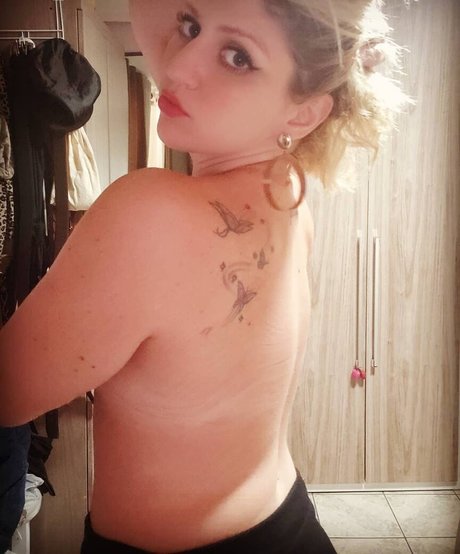 Foto di nudo di fuga di OnlyFans di Jeitokaren