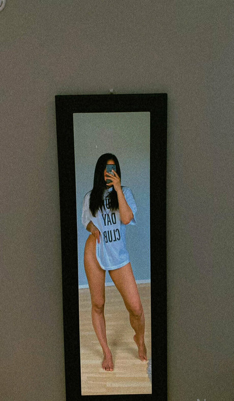 Foto di nudo di fuga di OnlyFans di Nanguncut