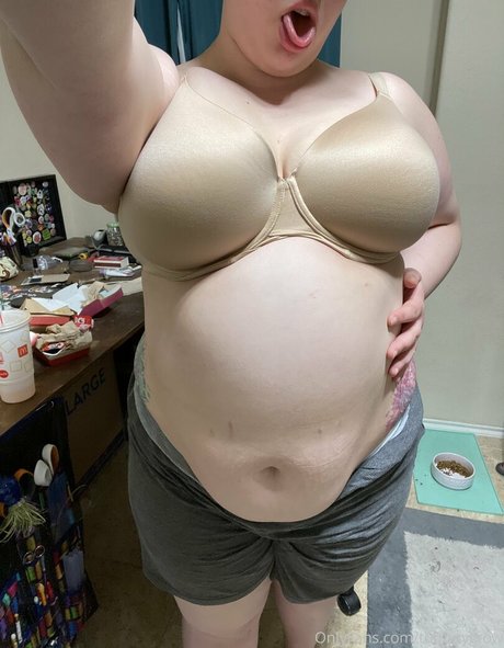 Foto di nudo di fuga di OnlyFans di Tummygrow