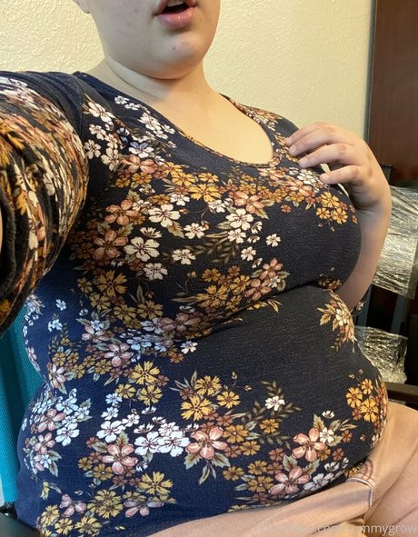 Foto di nudo di fuga di OnlyFans di Tummygrow