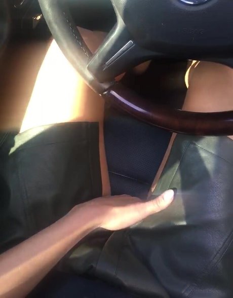 Foto di nudo di fuga di OnlyFans di Charissa Thompson