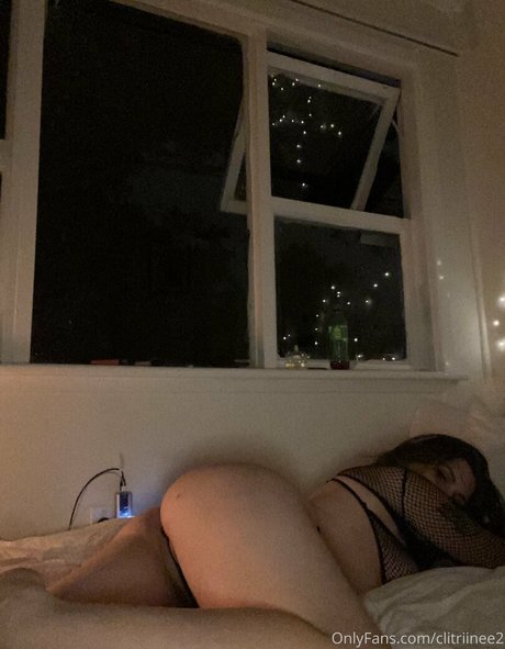 Foto di nudo di fuga di OnlyFans di Clitriinee2