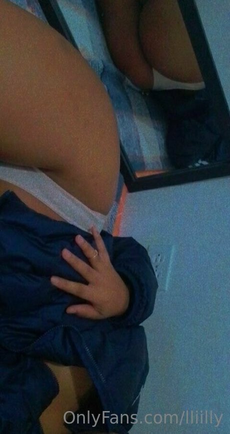 Foto di nudo di fuga di OnlyFans di Lliilly