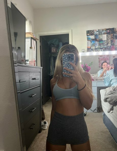 Foto di nudo di fuga di OnlyFans di Kate Goerke