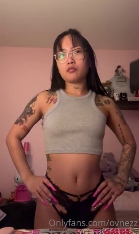 Foto di nudo di fuga di OnlyFans di Ovnezz