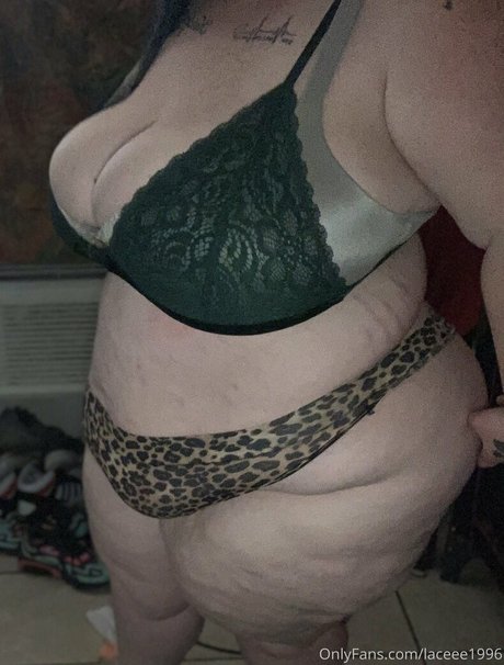 Laceee1996