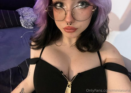 Foto di nudo di fuga di OnlyFans di Miniasuna