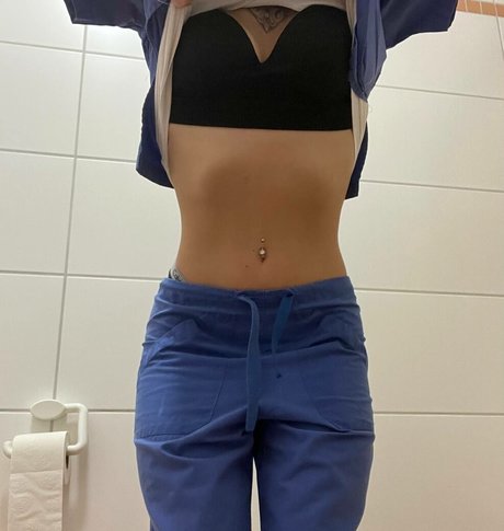 Foto di nudo di fuga di OnlyFans di Nurselayla