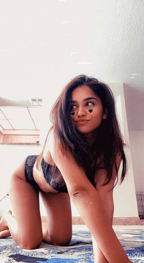 Foto di nudo di fuga di OnlyFans di Little Grapefruit