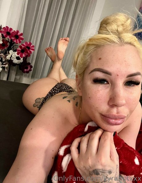 Kyra Hot