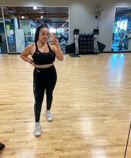 Foto di nudo di fuga di OnlyFans di Alissandra Segura