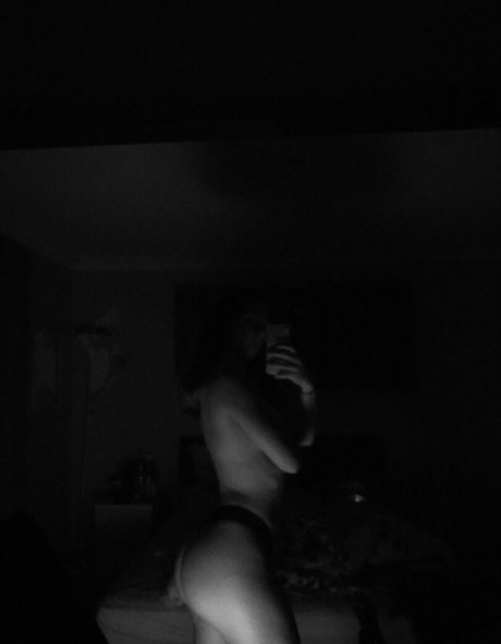 Foto di nudo di fuga di OnlyFans di Peachybee