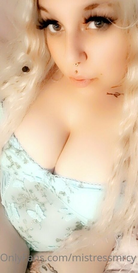 Foto di nudo di fuga di OnlyFans di Mistressmrcy