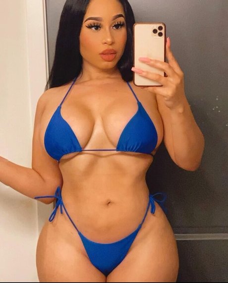 Foto di nudo di fuga di OnlyFans di Angelica Love