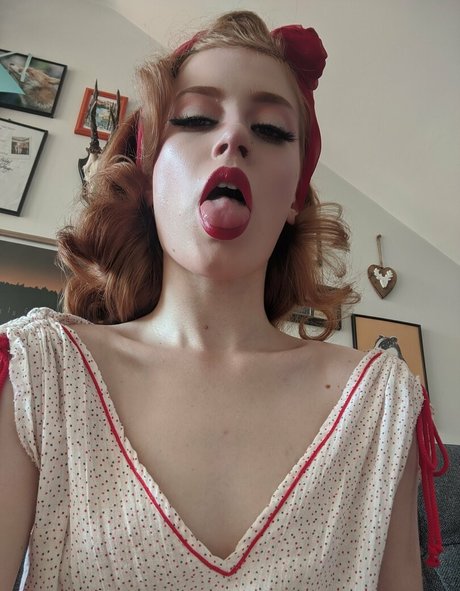 Foto di nudo di fuga di OnlyFans di Lunarouxfree