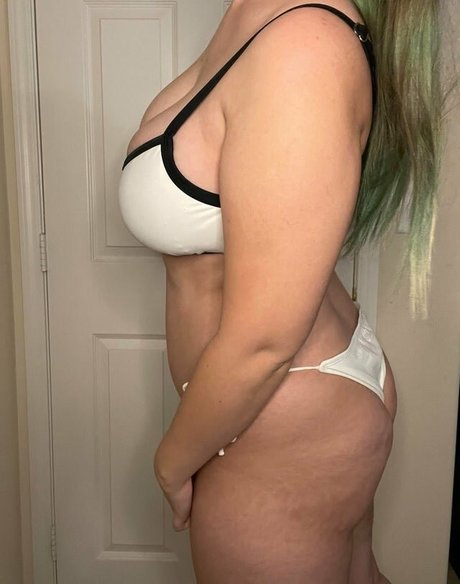 Foto di nudo di fuga di OnlyFans di Rayofsun8