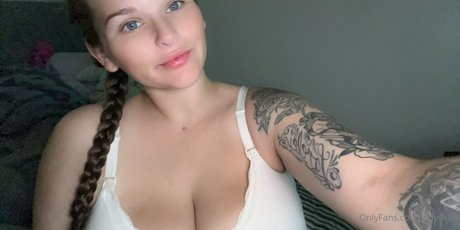 Foto di nudo di fuga di OnlyFans di Ladyskatt