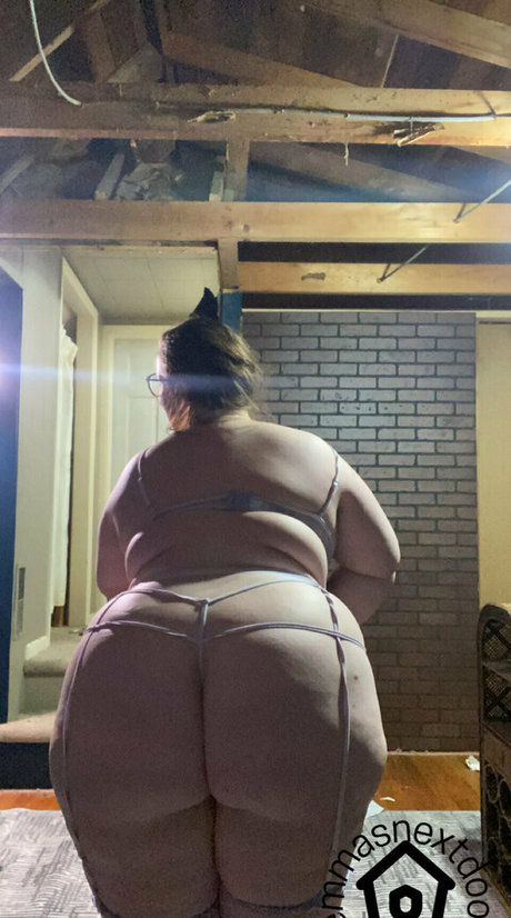 Foto di nudo di fuga di OnlyFans di Emmasnextdoor