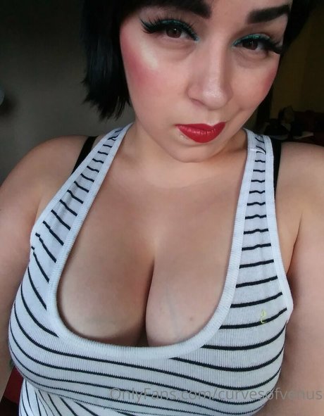 Foto di nudo di fuga di OnlyFans di Curvesofvenus