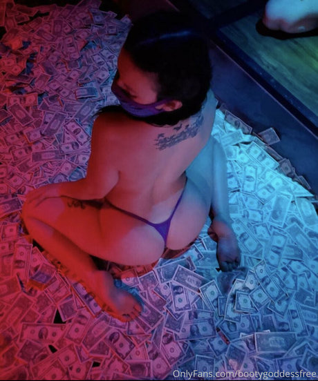 Foto di nudo di fuga di OnlyFans di Bootygoddessfree