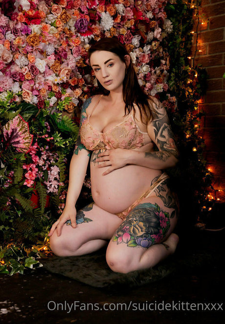 Foto di nudo di fuga di OnlyFans di Suicidekittenxxx