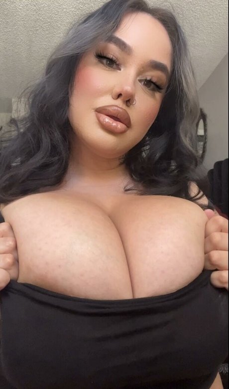 Foto di nudo di fuga di OnlyFans di Rayven