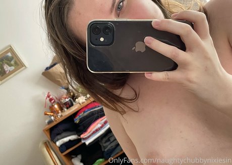 Naughtychubbynixiesin