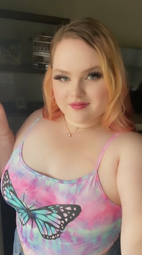 Foto di nudo di fuga di OnlyFans di Laylaluckie24